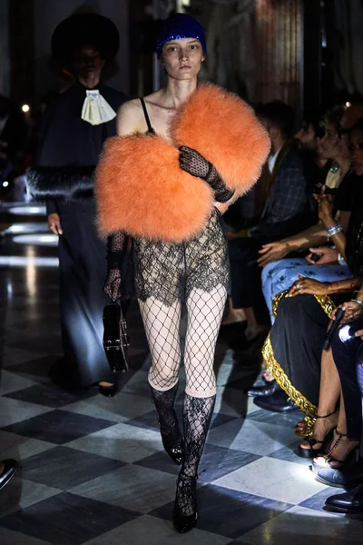 Look 26
